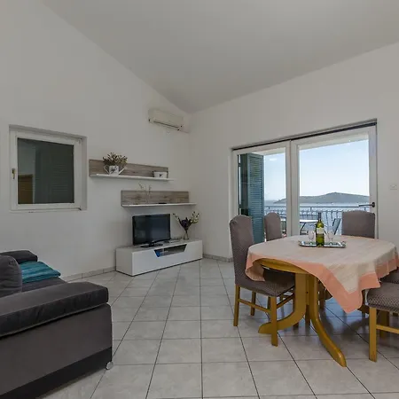 Ivan Apartament *